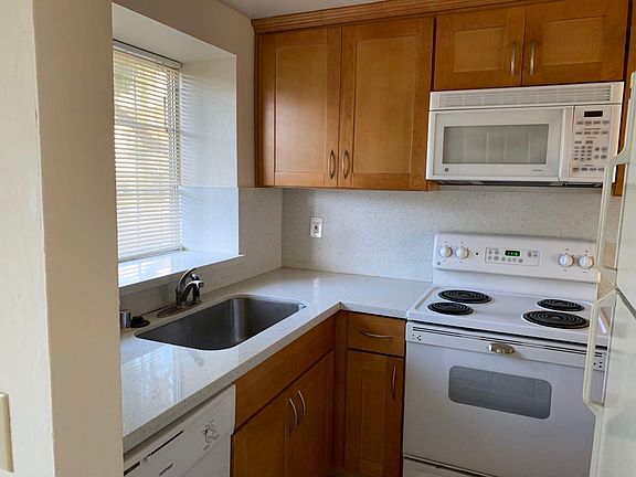 3rd image of 4181 Blackford Cir