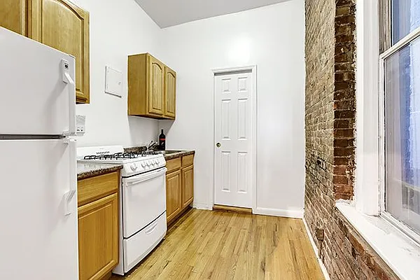 Rented by Cooper & Cooper Real Estate | media 2