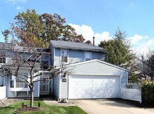 907 Lynnhaven Ln, Akron, OH 44313