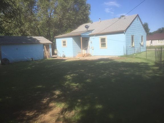 3rd image of 323 N 10th St
