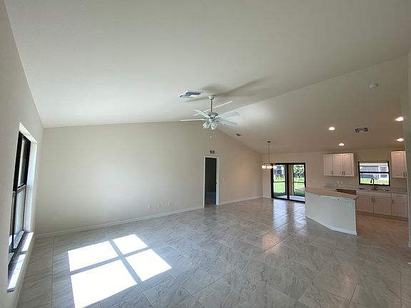 4th image of 1318 NE 2nd Ave