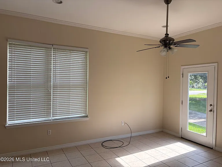 114 Earle Taylor Ln — Photo 4