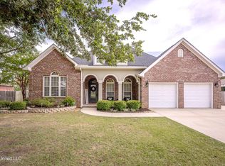 1412 Shelby Ln, Ocean Springs, MS 39564