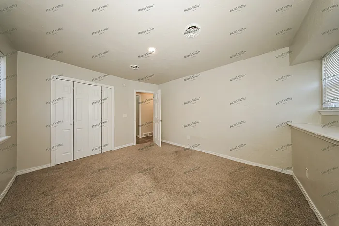 1509 Hampton Dr — Photo 7