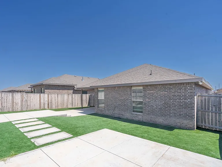 2311 Outlaw Ct — Photo 18