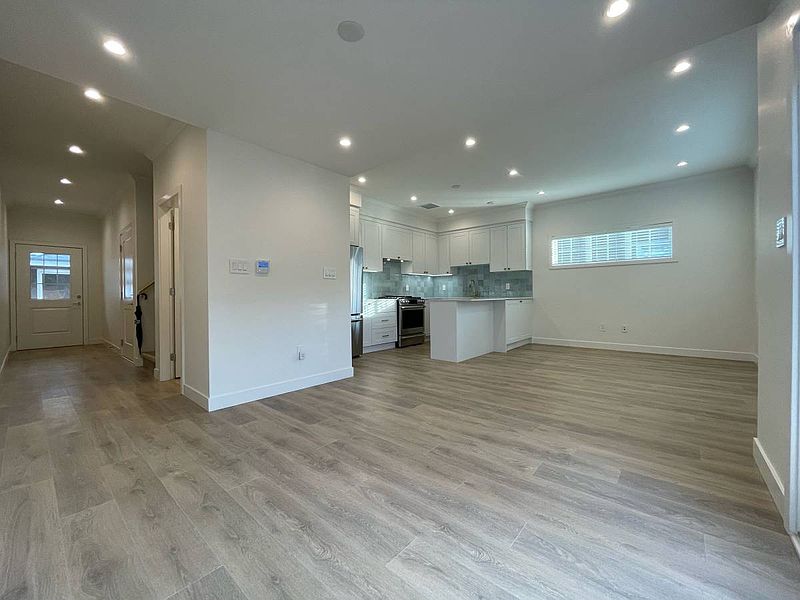 Richmond Townhouse for rent - 3 Bedrooms — photo 8