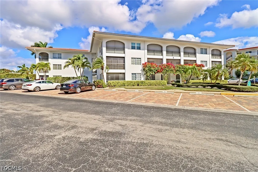 2 bed, 2.0 bath, 1250 sqft, $2,800 — Photo 2