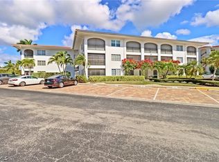 9 High Point Cir N APT 102, Naples, FL 34103