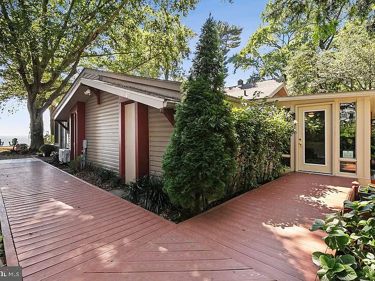 1348 Carpenters Point Rd — Photo 47
