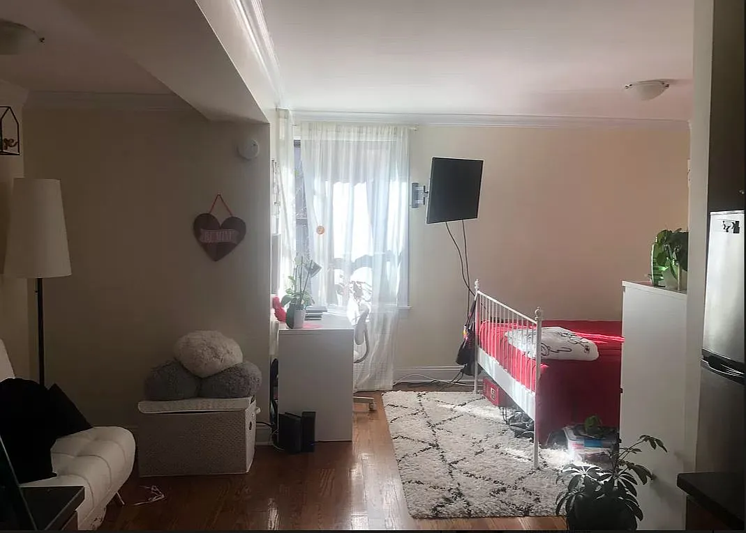 Building Photo - 259 Bennett Ave #3H