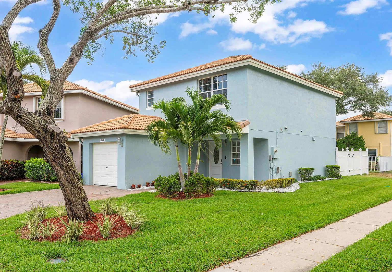 3 bed, 2.5 bath, $3,000 — Photo 2