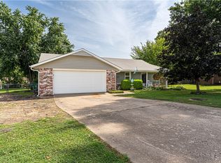 1549 Amy Cir, Springdale, AR 72762