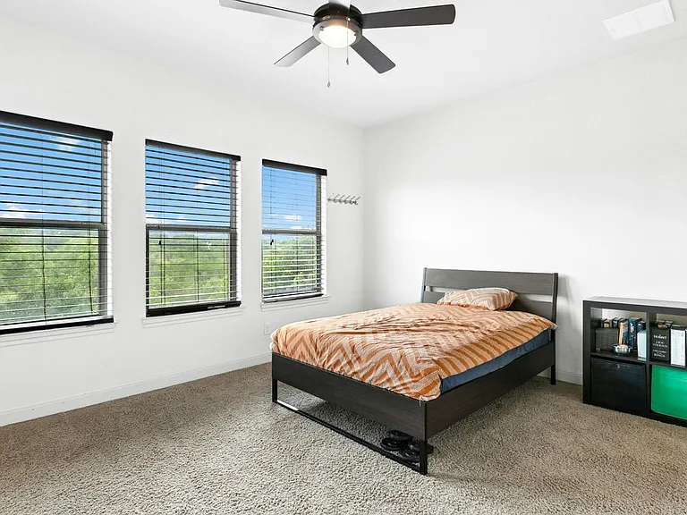 13001 Medina River Way — Photo 30