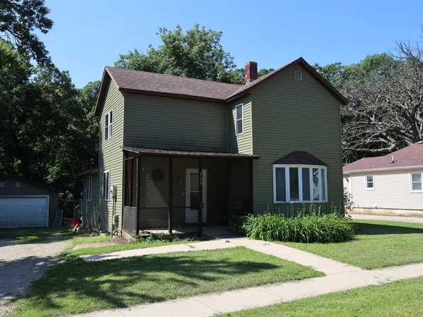 320 W 5th Ave N, Estherville, IA 51334