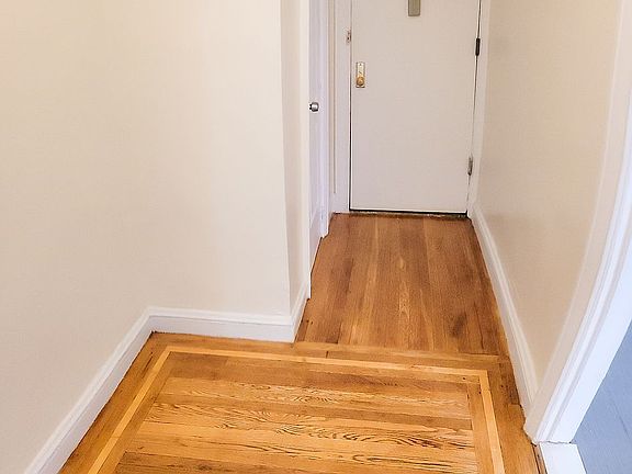 4th image of 1459 Taylor Ave APT 15