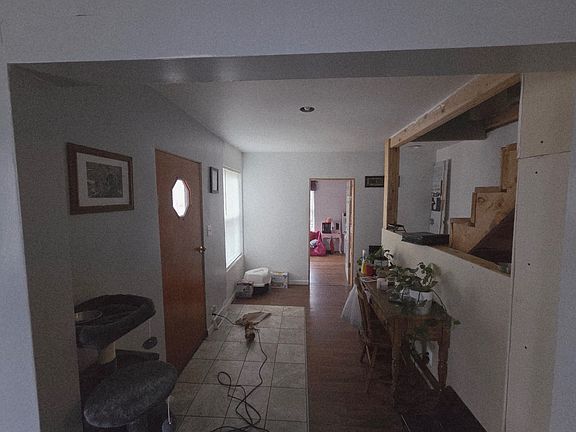 3rd image of 423 Ingraham St