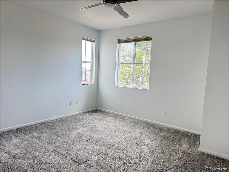 587 S Richfield St — Photo 13