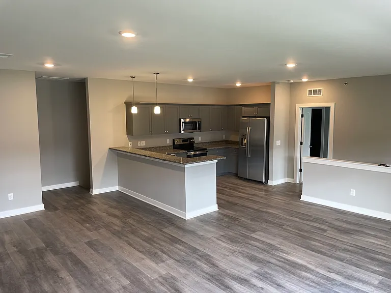 Shelby Pointe Village — Photo 63