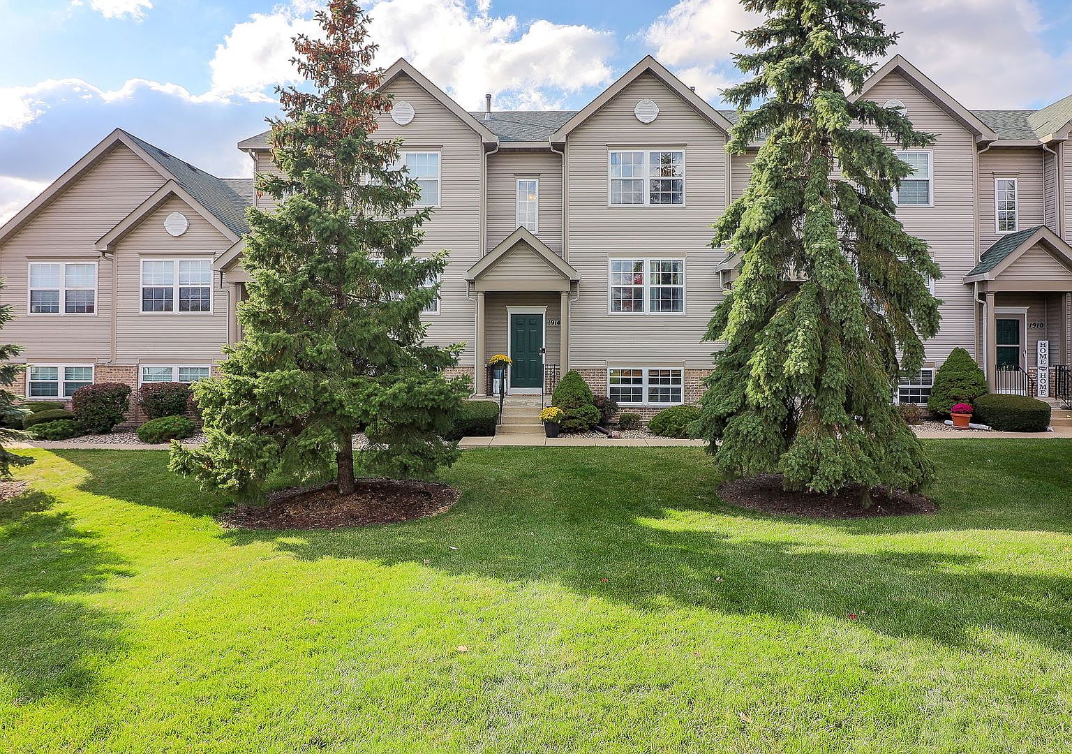1914 S Austrian Pine St, Lockport, IL 60441 | MLS #12507044 | Zillow