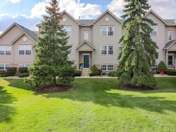 1914 S Austrian Pine St, Lockport, IL 60441