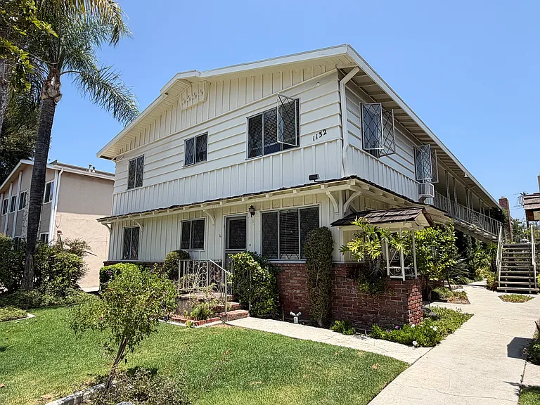 1130 N Louise St — Photo 3