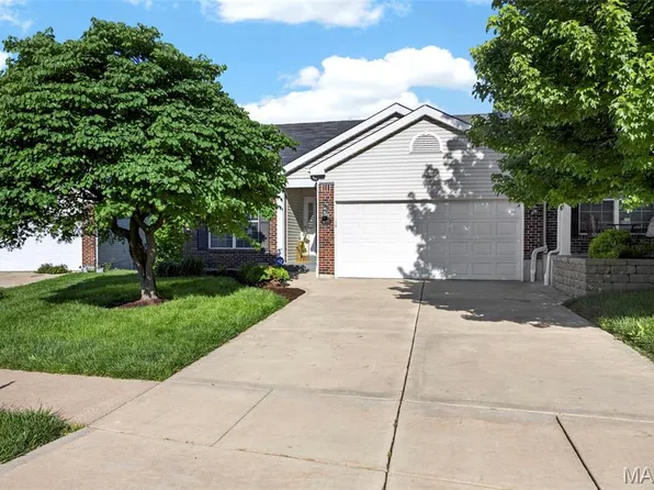 455 Prevot Ave, Saint Charles, MO 63303