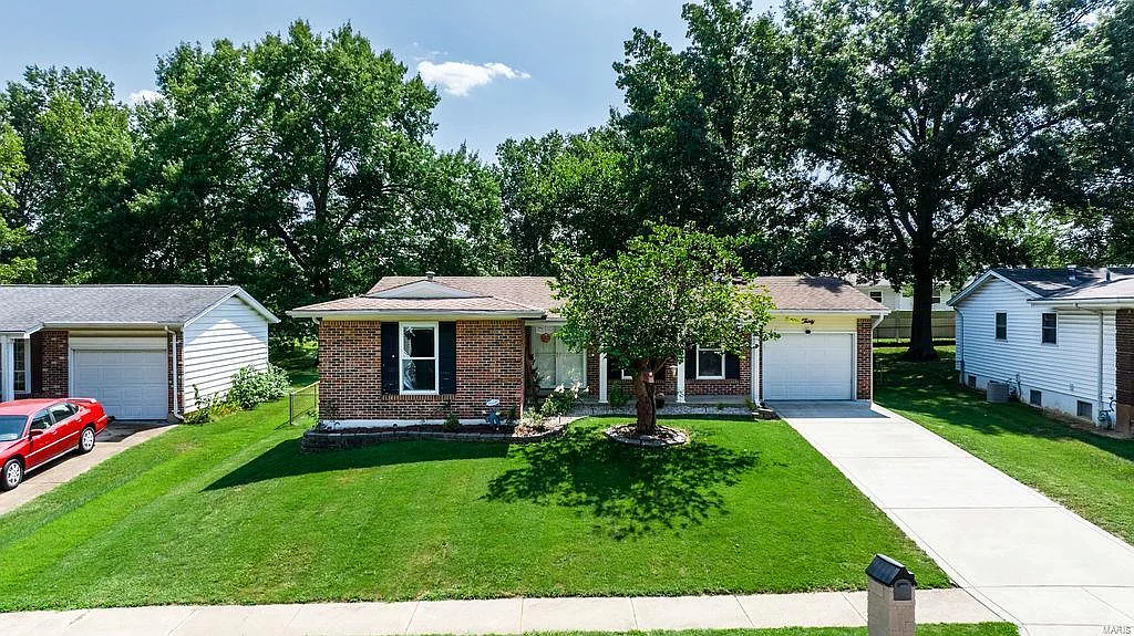 30 Deer Lodge Dr photo 1