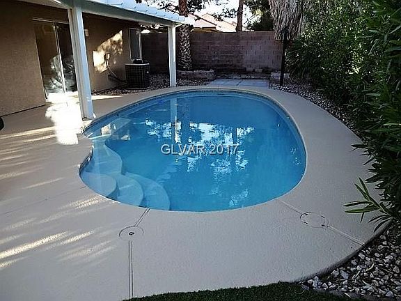4th image of 718 Cozy Canyon Dr #0
