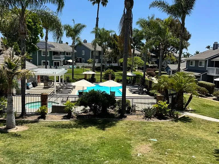 525 Summer View Cir #525 — Photo 17