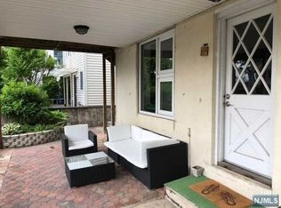 9 Rockwood Pl, Edgewater, NJ 07020