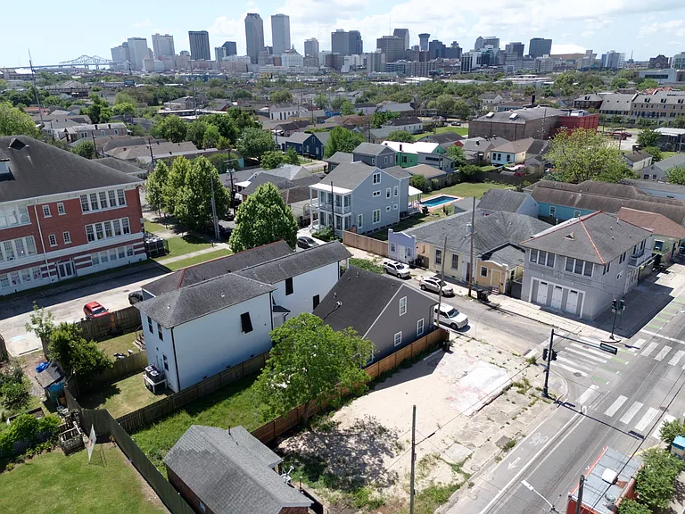 2131 Dumaine St — Photo 21