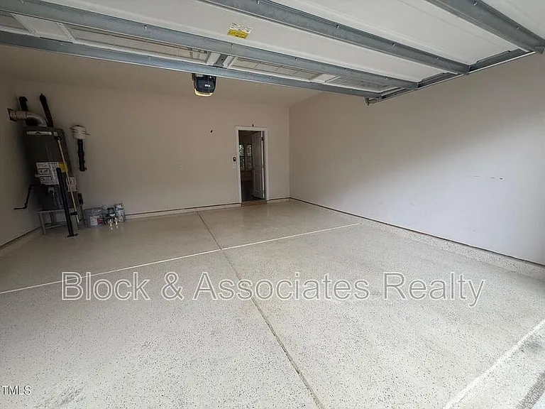 238 Begen St — Photo 34