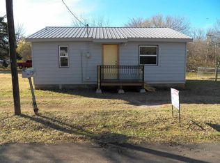 611 S 6th St, Comanche, OK 73529