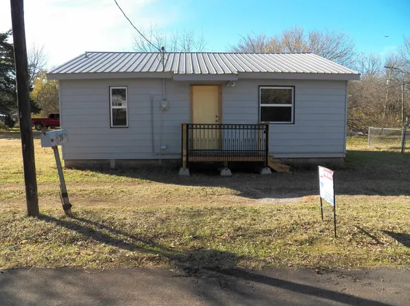 311 S 6th St, Comanche, OK 73529