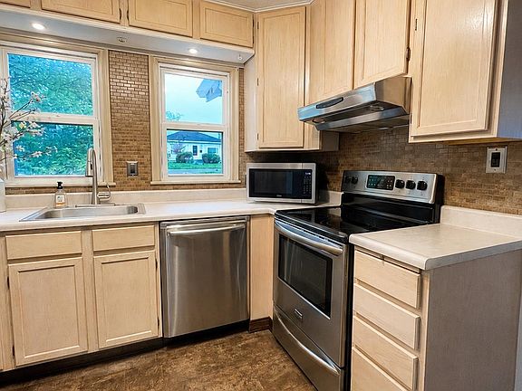 5th image of 624 Saint Andrew St