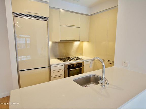 5th image of 11-02 49th Ave #6B