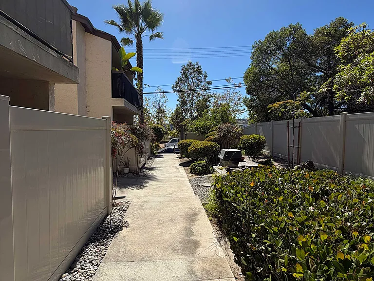 5545 Kiowa Dr #1 — Photo 8