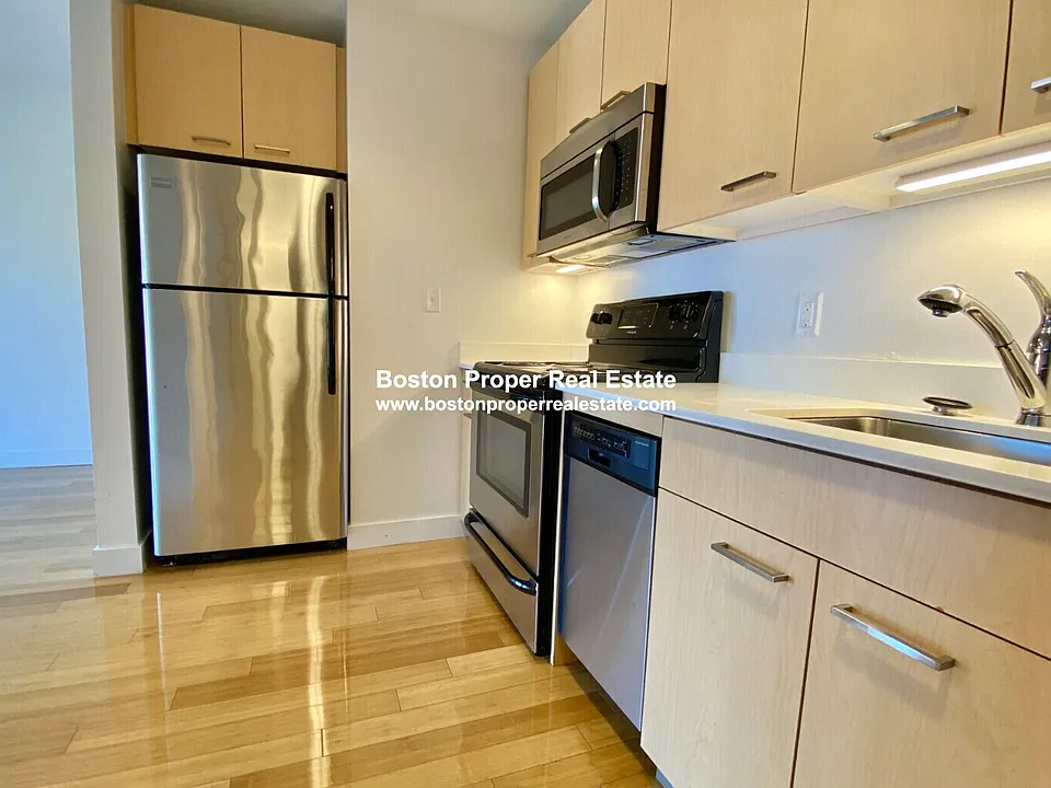 1088 Boylston St #4