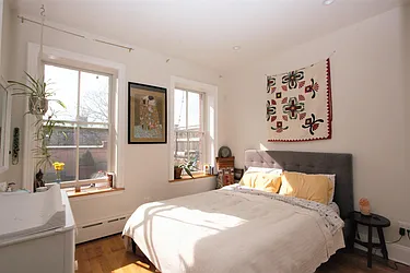 Rented by R New York