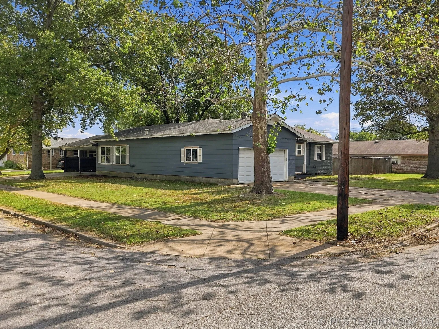 3 bed, 1.0 bath, 1532 sqft, $1,600 — Photo 2