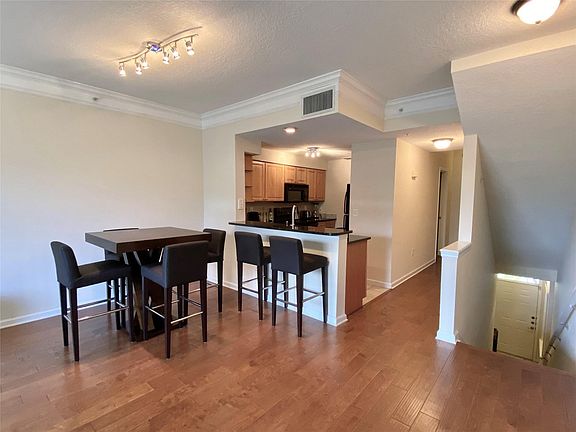 4th image of 2036 Alta Meadows Lane #1404