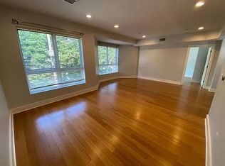 636 5th St APT 303, Hoboken, NJ 07030