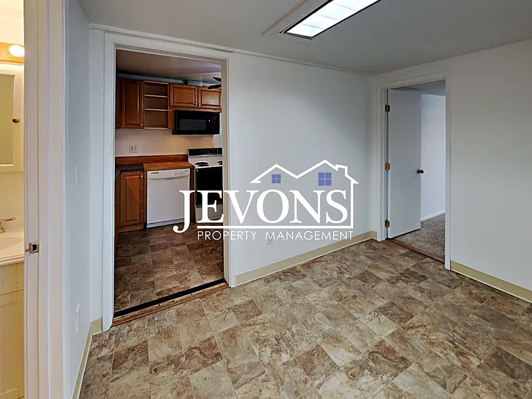 1509 Swan Ave — Photo 7
