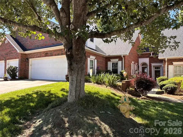 1524 Royalty Cir, Statesville, NC 28625