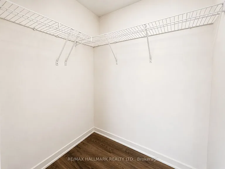 7950 Bathurst St #2208 — Photo 6