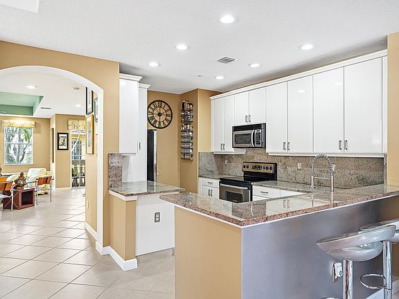 3rd image of 2739 Ravella Way