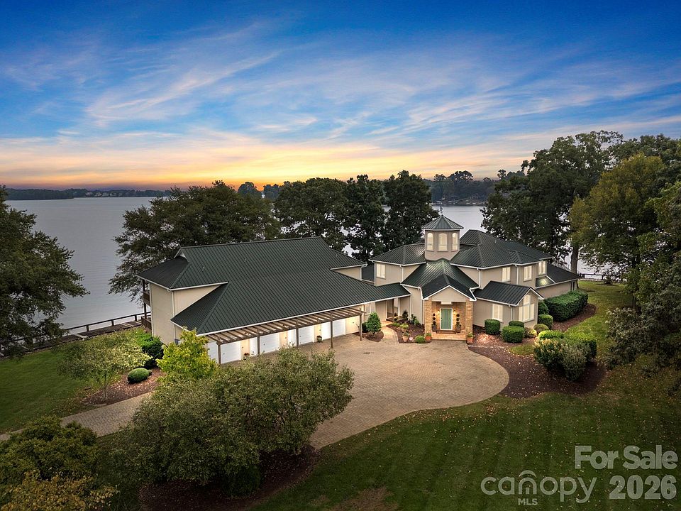 1st image of 1890 Yacht Club Dr