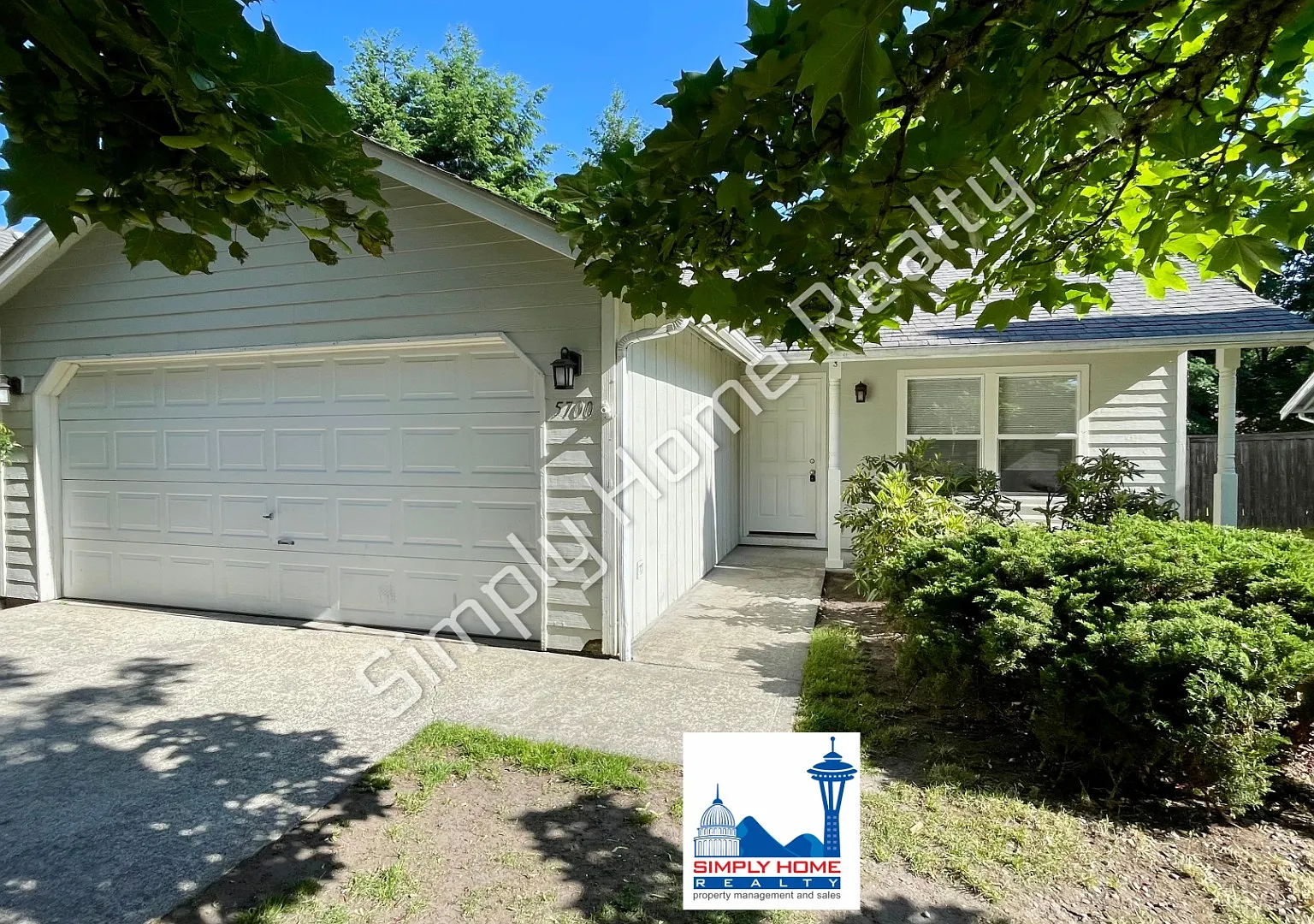 Single-Level Charm in Emerald Heights — Photo 2
