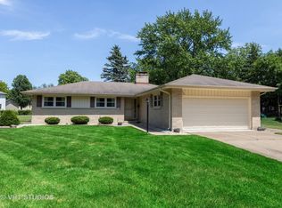 636 62nd Ct, Downers Grove, IL 60516