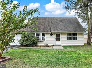 72 Plumtree Rd, Levittown, PA 19056